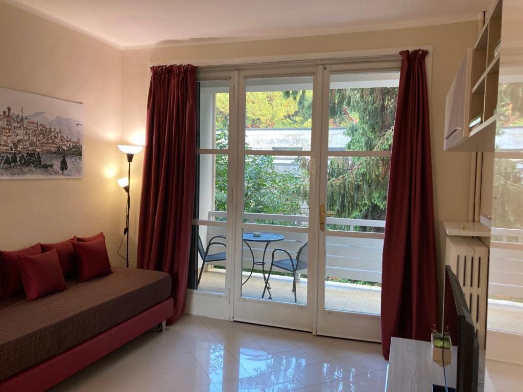 Apartment "Borgo Olivetti" Ivrea Bagian luar foto