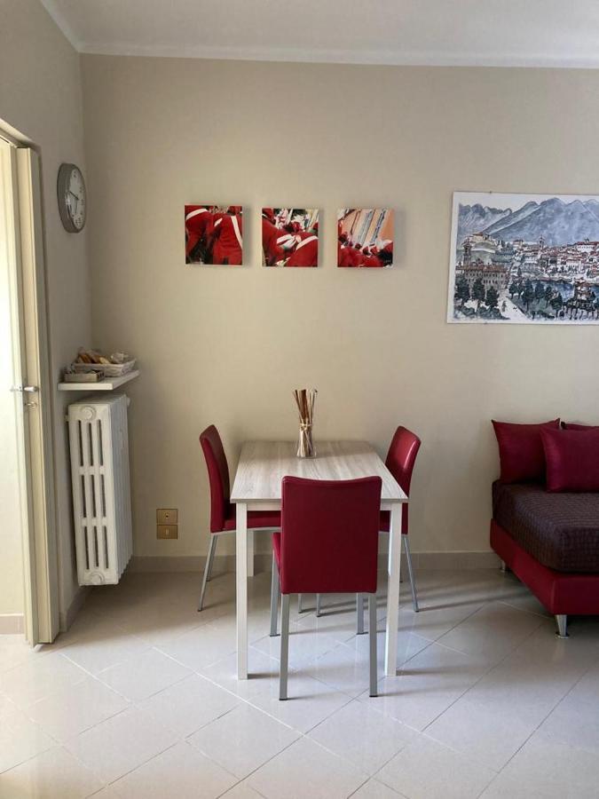 Apartment "Borgo Olivetti" Ivrea Bagian luar foto
