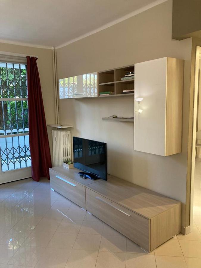 Apartment "Borgo Olivetti" Ivrea Bagian luar foto