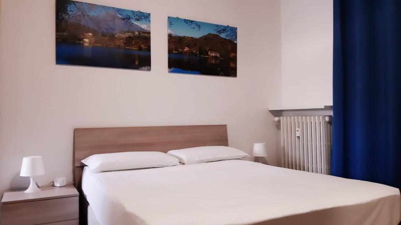 Apartment "Borgo Olivetti" Ivrea Bagian luar foto