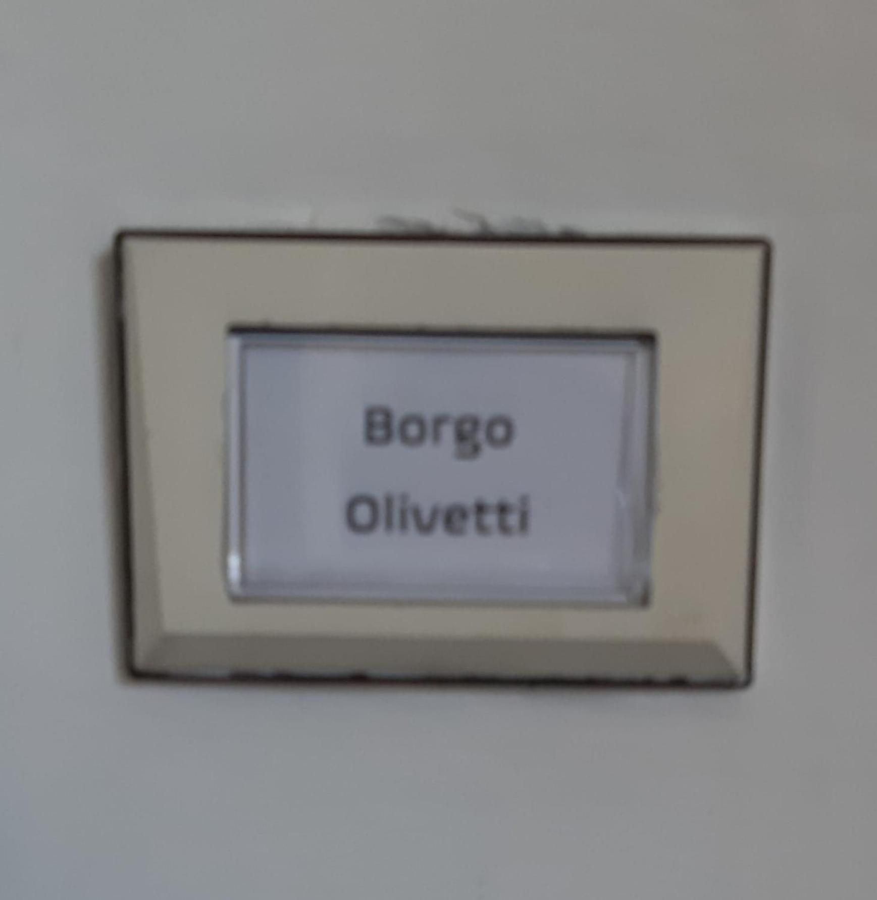 Apartment "Borgo Olivetti" Ivrea Bagian luar foto
